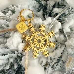 Chanel Beauty Snowflake Charm